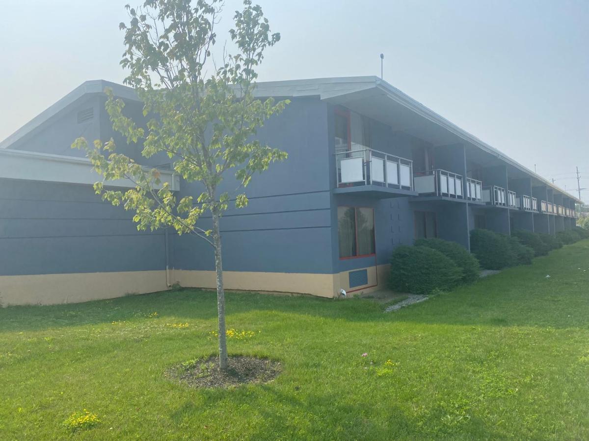 Suburban Studios Buffalo Airport Cheektowaga Bagian luar foto