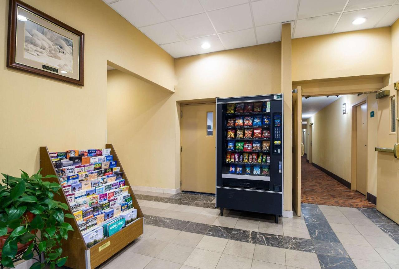 Suburban Studios Buffalo Airport Cheektowaga Bagian luar foto